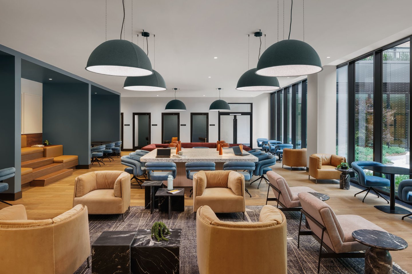 Miramar 办公与会议休息区,官方配套实景照片