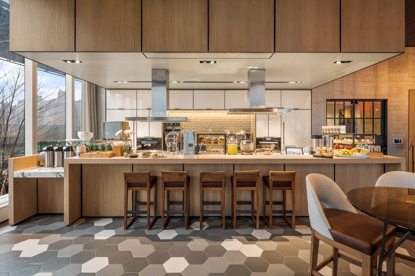 One Manhattan Square 烹饪与聚餐空间官方照片